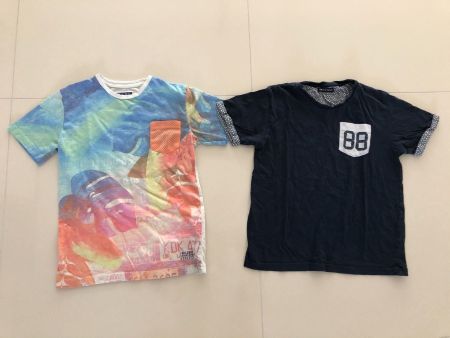 2 Knaben T-Shirts