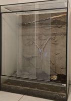 Glas-Terrarium 100x60x130cm mit Rückwand