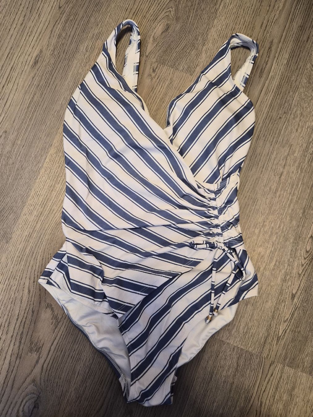 Costumi da bagno & Bikini: Badeanzug, gestreift, Gr. 42 – Usato da Schwarzenberg LU venduto da LadySecondhand