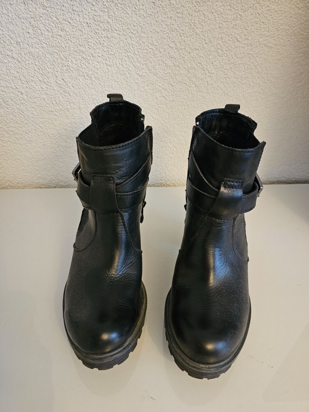 Scarpe da donna: Schwarze Stiefeletten, Gr.37 – Usato da Birr venduto da V-K 1