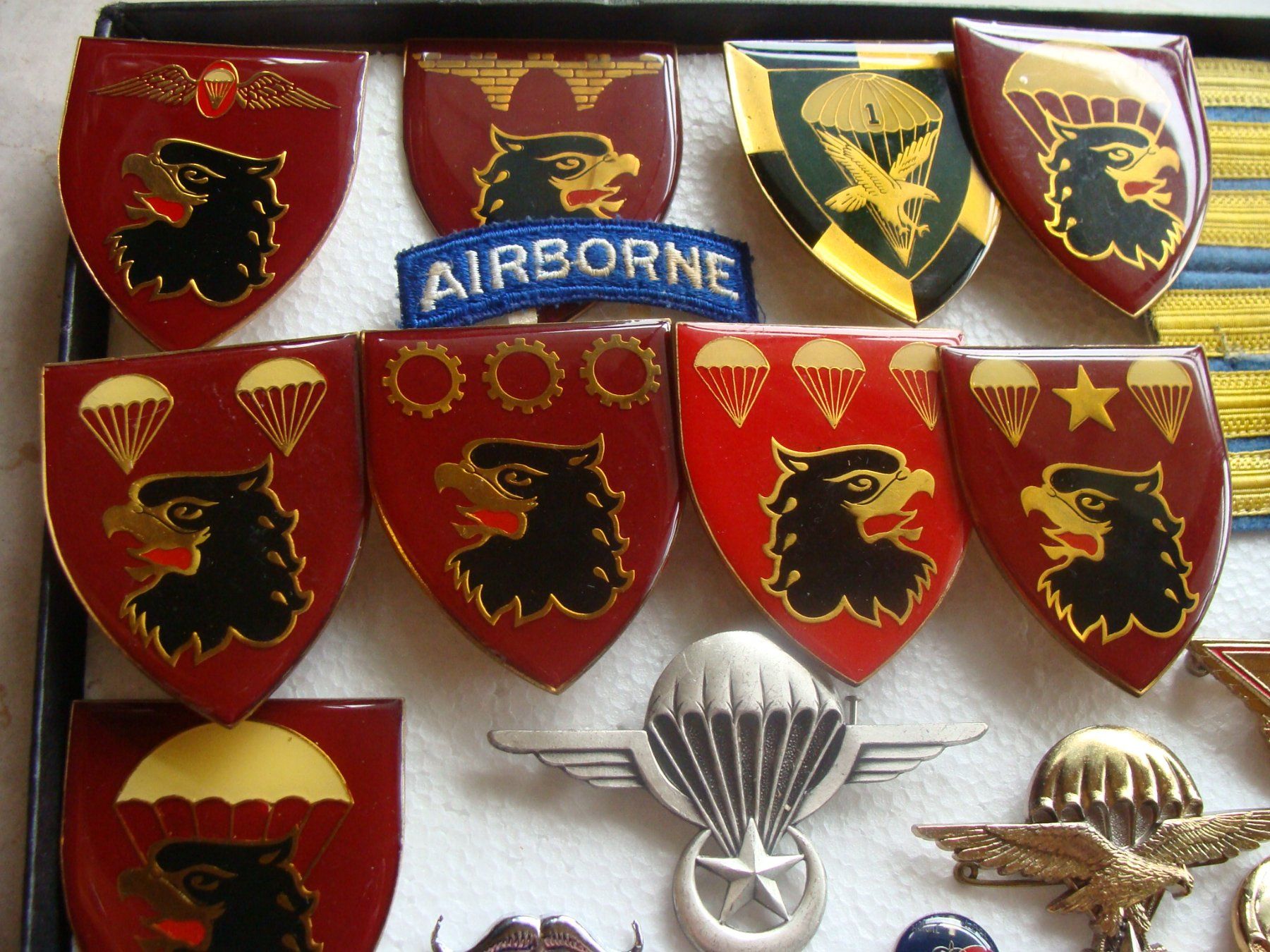 Placchette & Badge: Vente d'une collection d'insignes et de badges divers – Usato da Cuarny venduto da hen_g7hn 1