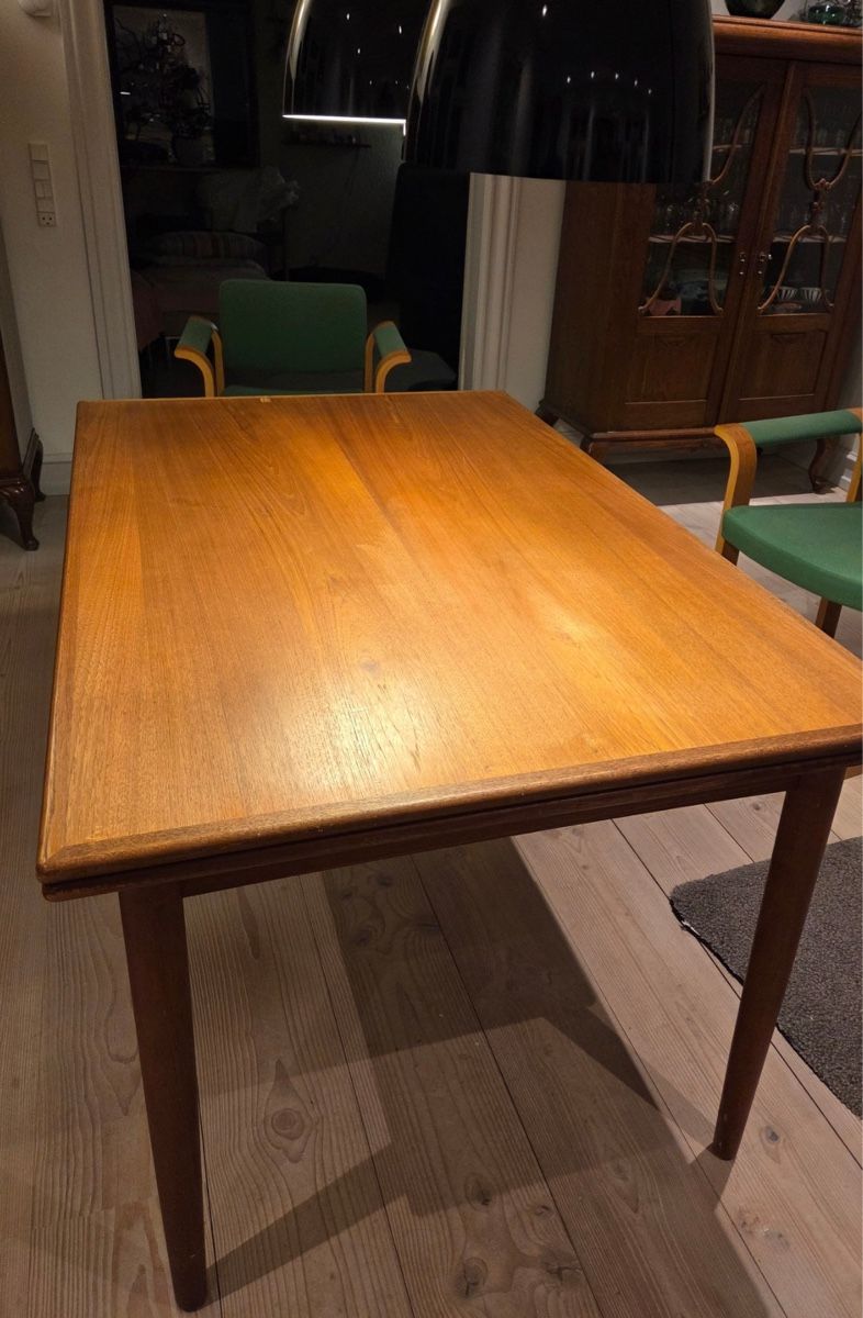 Tavoli: Midcentury Teak Dining Table -  arkitekt Johannes Andersen – Usato da Attiswil venduto da Retrodane 1