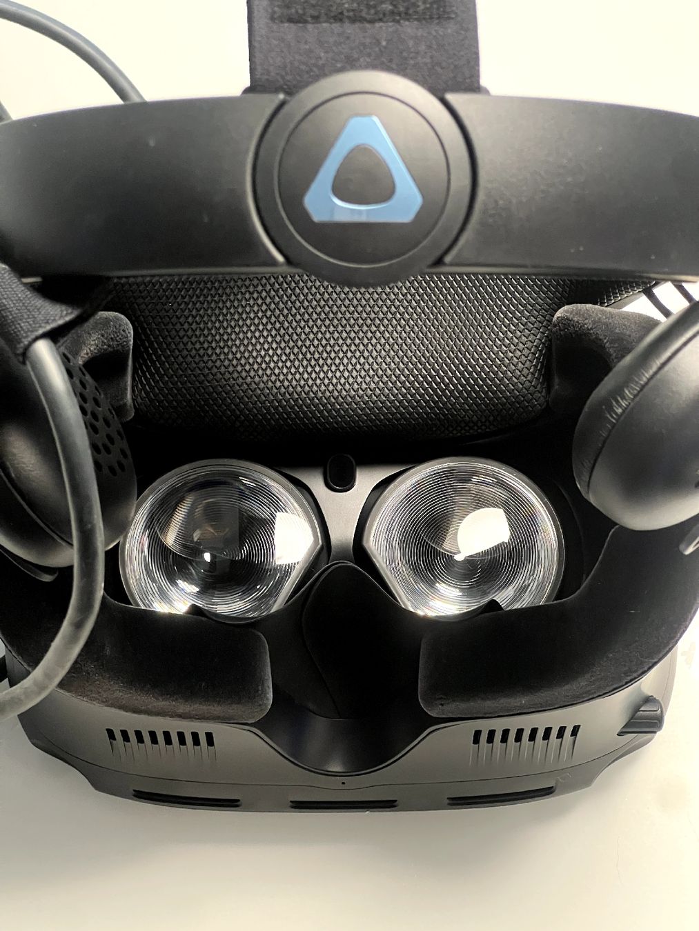 HTC Casco VR: HTC Vive Cosmos Elite - Kit complet  – Nuovo (secondo la descrizione) da Courrendlin venduto da sta_6qcj 2