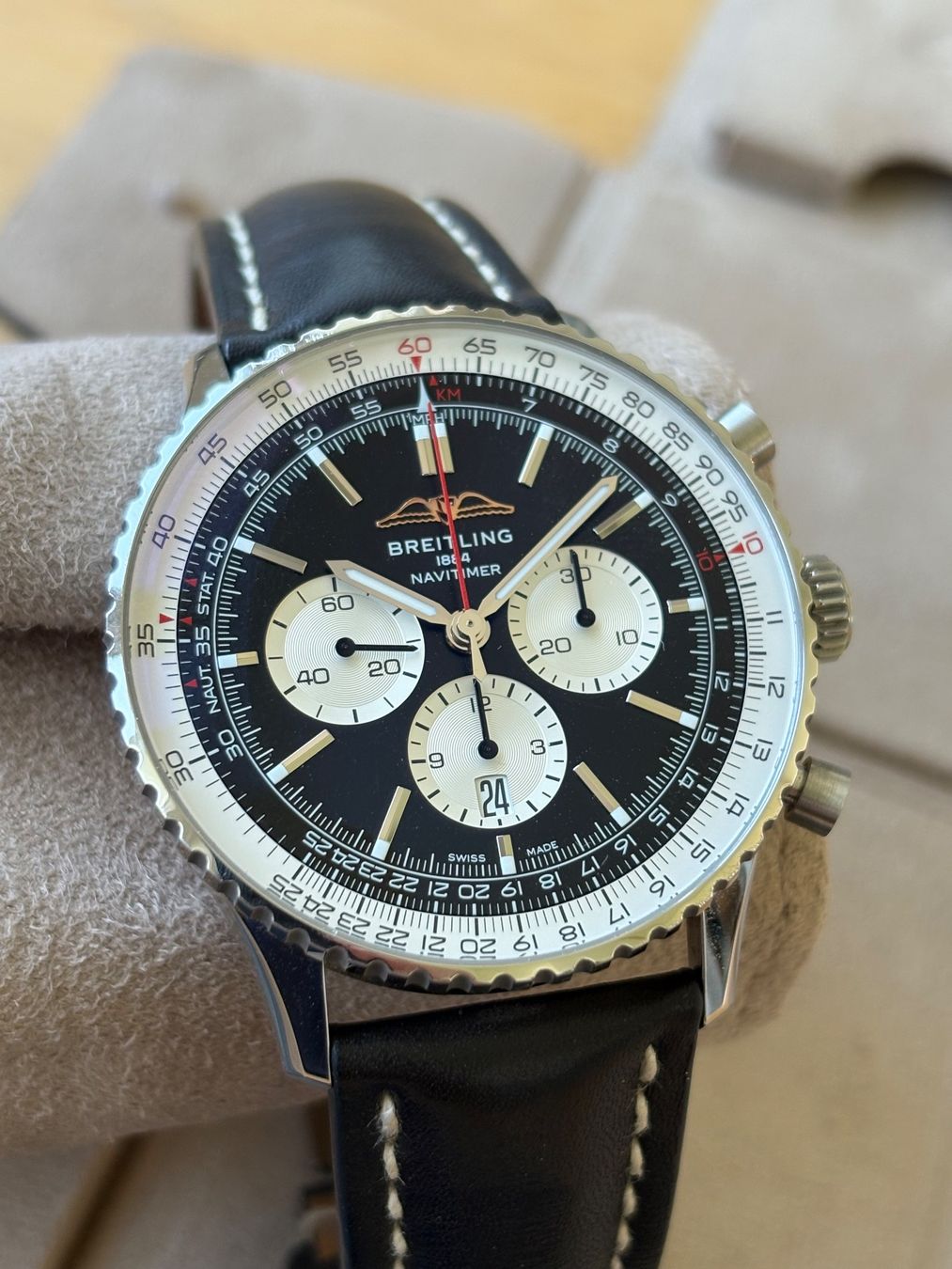 Breitling Montres: Breitling Navitimer B01 Chronograph 46 Fullset mit Garantie – D'occasion à Birsfelden par Mynos