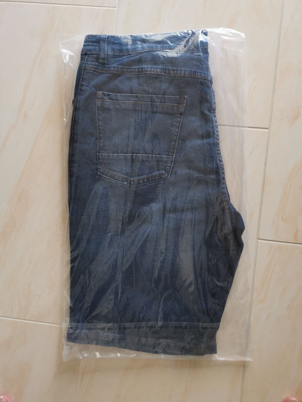 Jeans: Herren Jeans Bermuda Gr. 52 – Neu und originalverpackt aus Dornach von Hei50 1