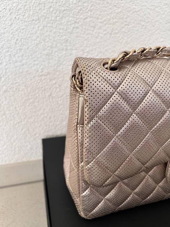 Borse da donna: CHANEL - Medium Double Flapbag – Usato da Wetzikon ZH venduto da GOOD-WATER 2