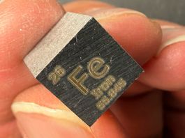 Eisen, Elementwürfel, Dichtewürfel mit Gravur 1x1x1cm