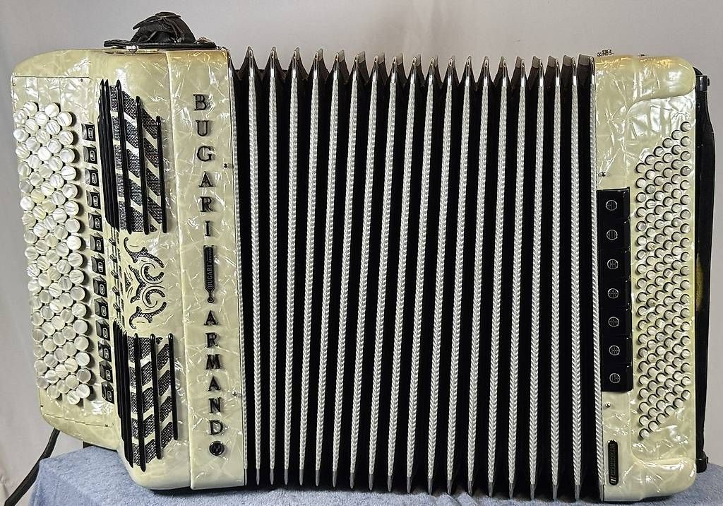 Strumenti musicali: Accordéon Bugari Armando ARS Championcass – Usato da Tramelan venduto da lolopat