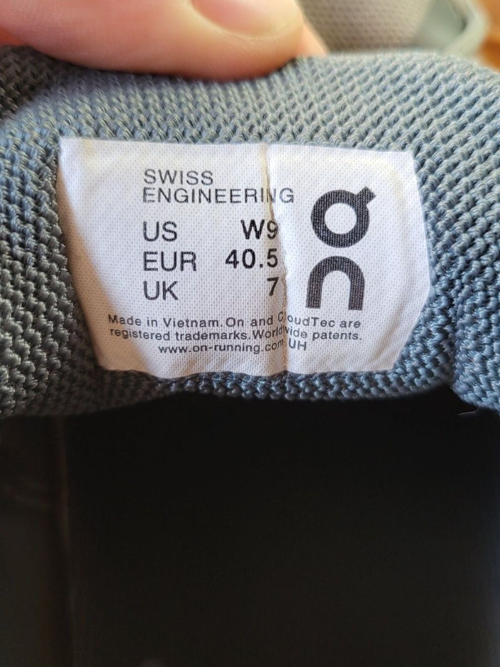 Damenschuhe: Trekking Schuhe ON Gr. 40.5 – Gebraucht aus Winterthur von cbe_5ph7 5