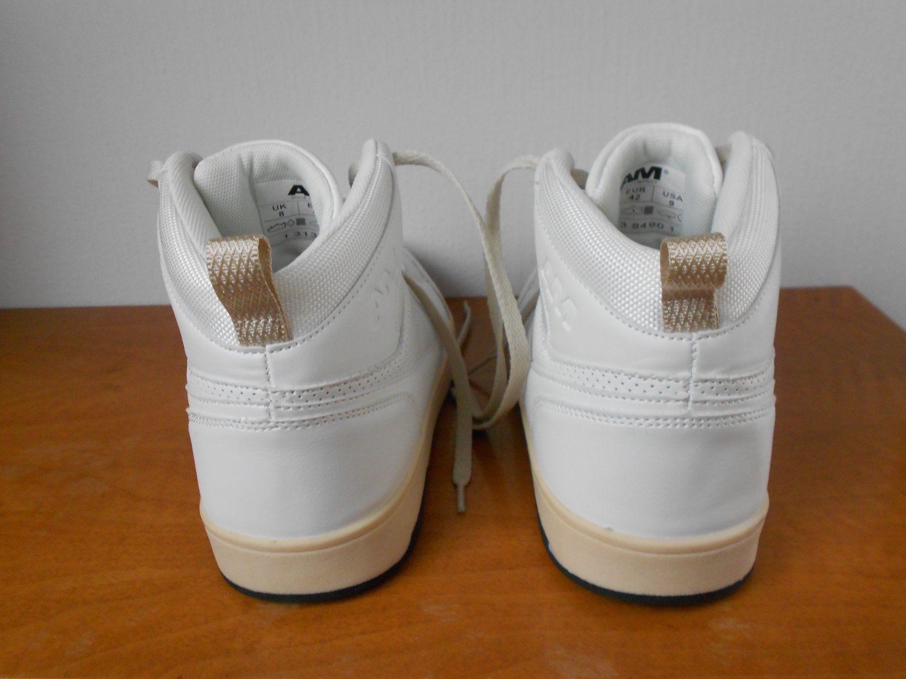 Scarpe da uomo: Neue weisse Herren Sneaker Gr. 42 – Nuovo (secondo la descrizione) da Zollikofen venduto da Flavabana 5