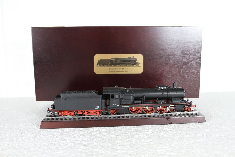 Märklin 37115 Schnellzuglokomotive mfx/sound Holzkiste (Gebraucht) in ...