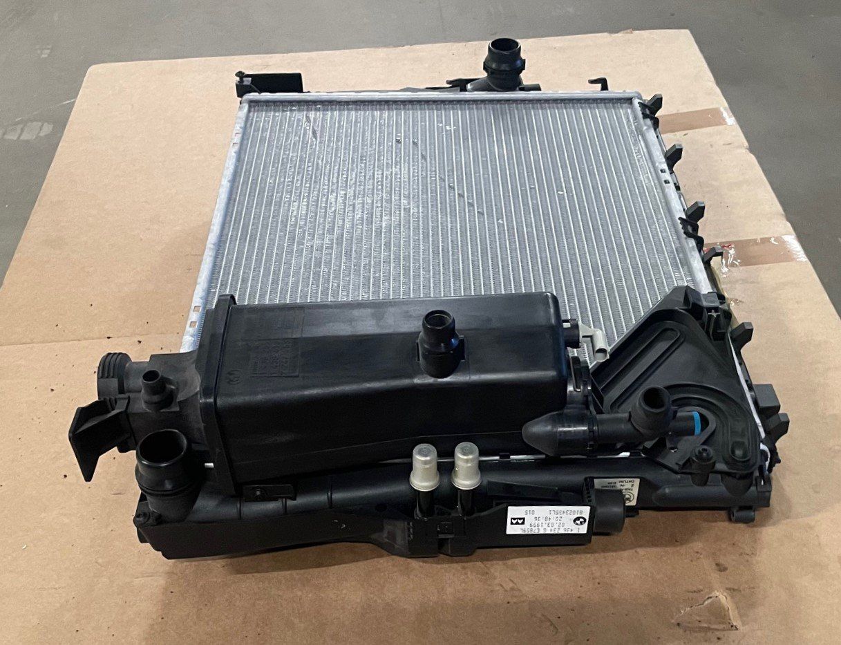BMW Tutti pezzi di ricambio auto: BMW série 3 E46 radiateur – Nuovo (secondo la descrizione) da Satigny venduto da rfo59 2