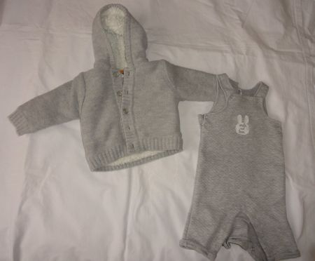 Ensemble bébé chaud gilet + salopette gris T.  74