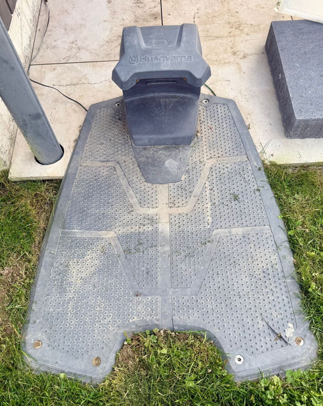 Husqvarna Tondeuses à gazon: Husqvarna Automower 320 – D'occasion à Servion par giuse2004 1