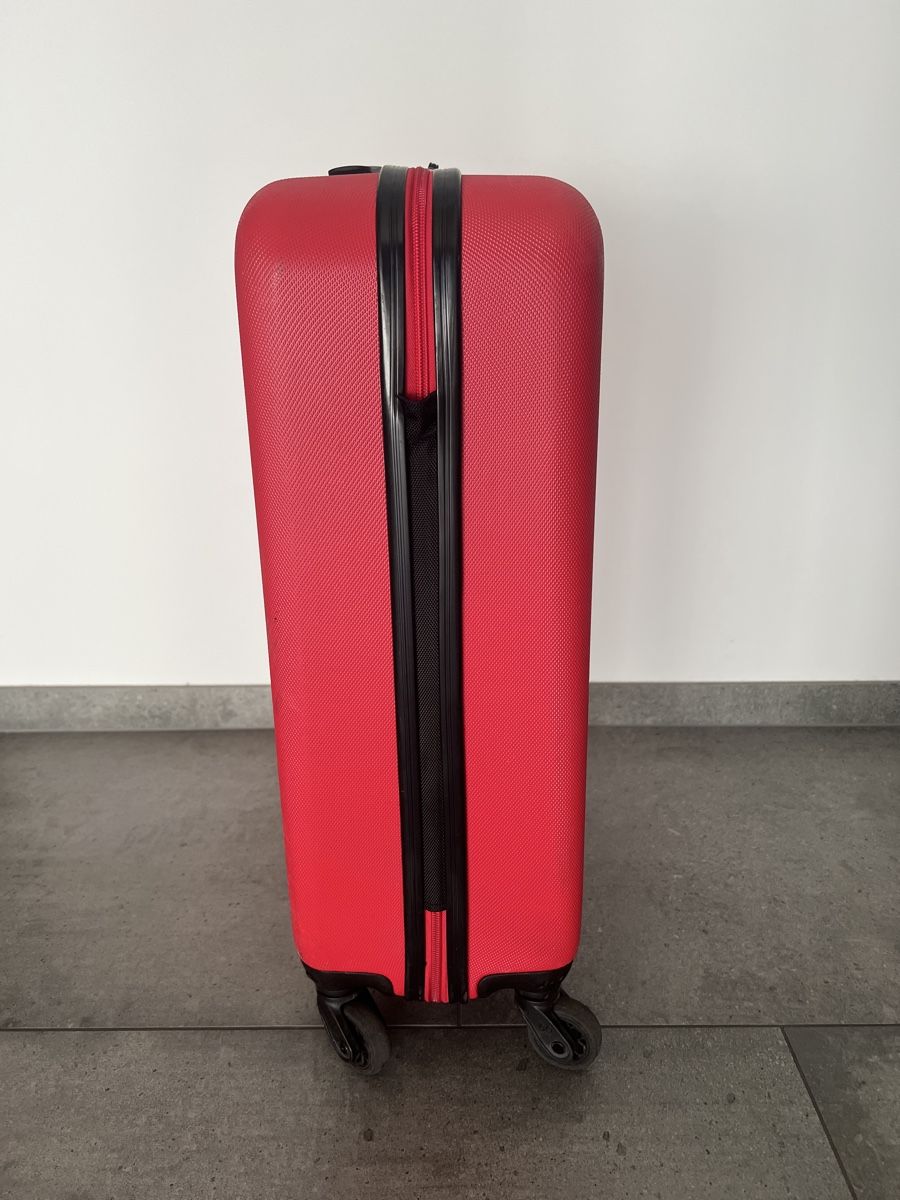 Valigie: Carpisa Cabin Red Trolly – Usato da Cama venduto da UnleashdByAna 5