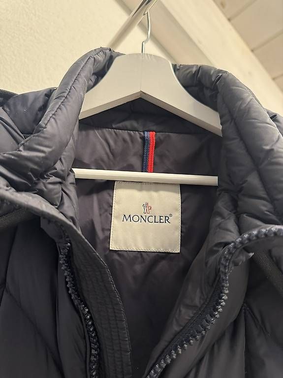 Jacken: Moncler Jacke (Grösse M) – Gebraucht aus Bözberg von e_schweizer 3