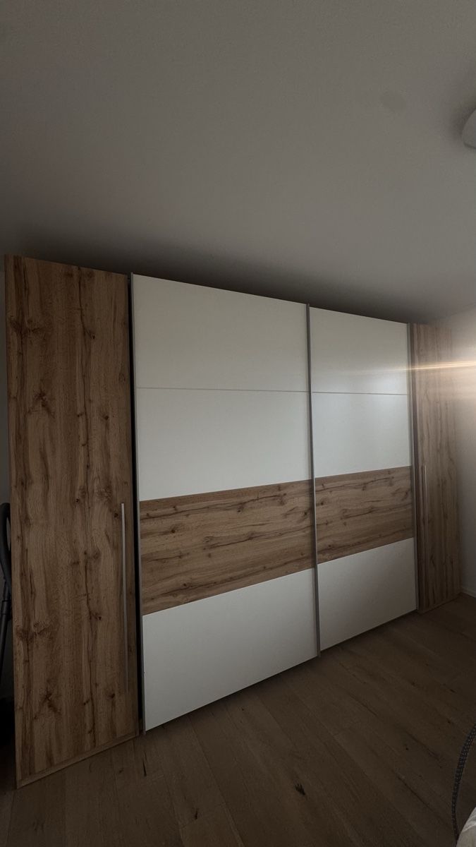 Armoires: Schrank – D'occasion à Gränichen par Aldina.htc