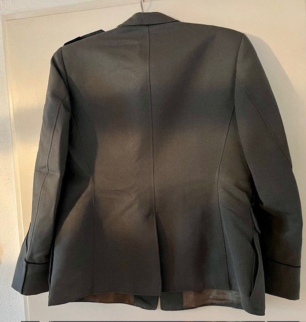Uniformi: Historische Uniformjacke der Schweizer Grenzwache – Usato da Kriens venduto da heleneb02 2