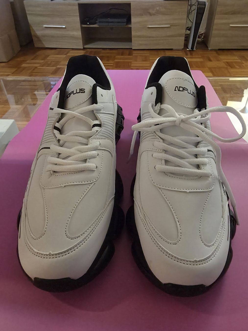 Scarpe da uomo: Neue Sneaker von Temu – Nuovo (secondo la descrizione) da St. Gallen venduto da chrisbenoit01