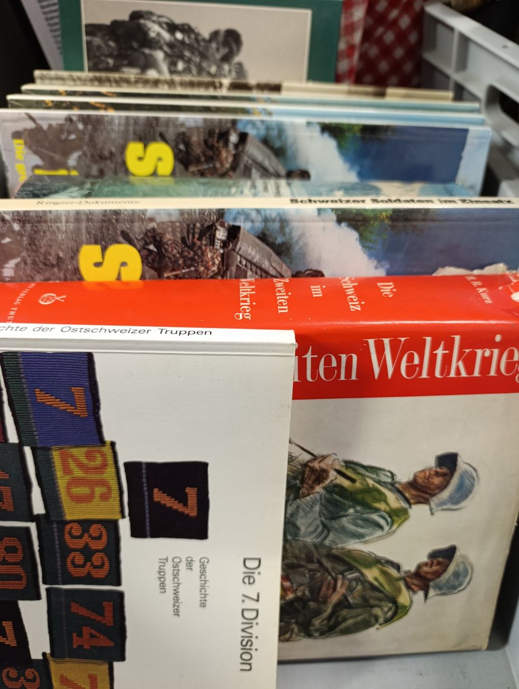 Libri: Bücherkiste Schweizer Militär – Usato da zofingen venduto da Blume14 4