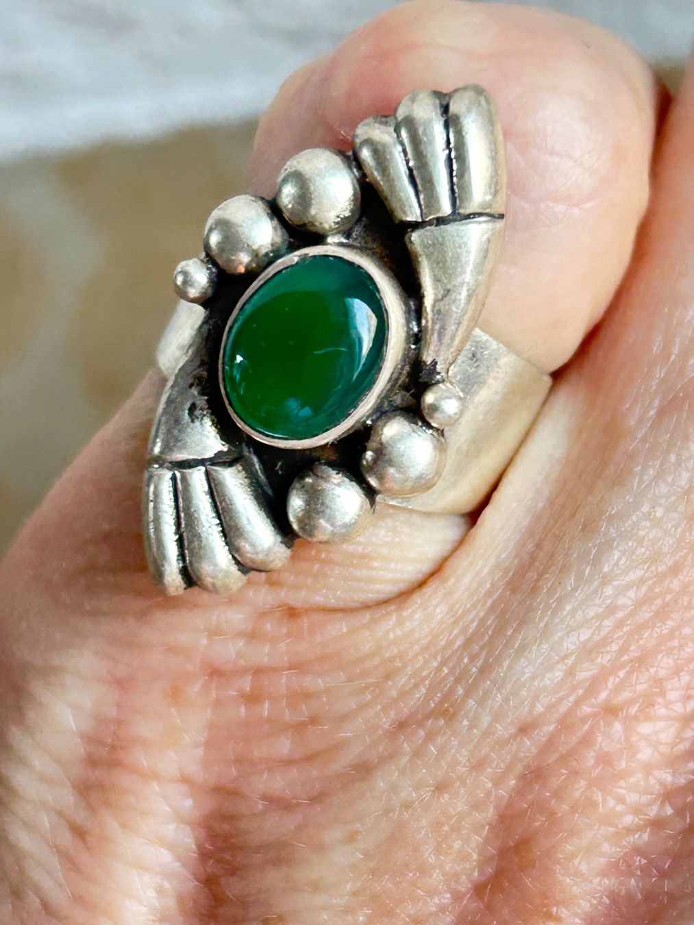 Ringe: Silber Ring mit grünem Stein, Vintage Stil, Grösse 52 – Gebraucht aus Dittingen von Bijoubelle