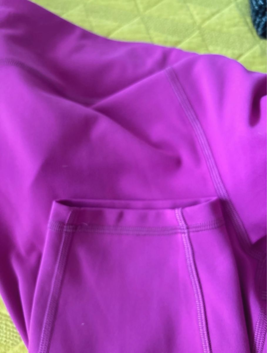 Lululemon Leggings: Lululemon leggins size 16 hot pink – Nuovo (secondo la descrizione) da Basel venduto da mar_q58t 2