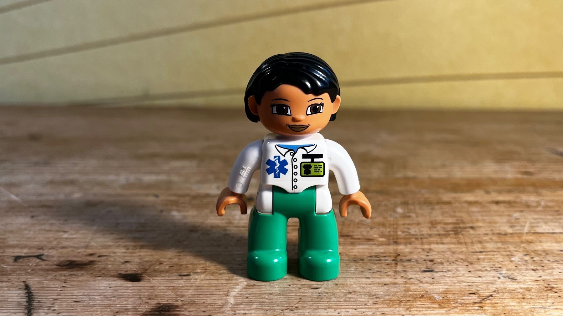 Lego Statuette: LEGO Duplo Notfall 2 Krankenschwestern mit Verletzem – Usato da Ennetbaden venduto da teo_yg9s 4