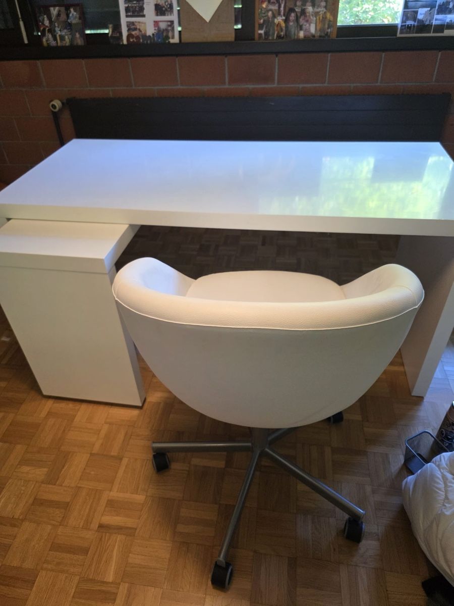 Ikea Bureaux: Bureau plus chaise  – D'occasion à Chambésy par cam_df2x 2