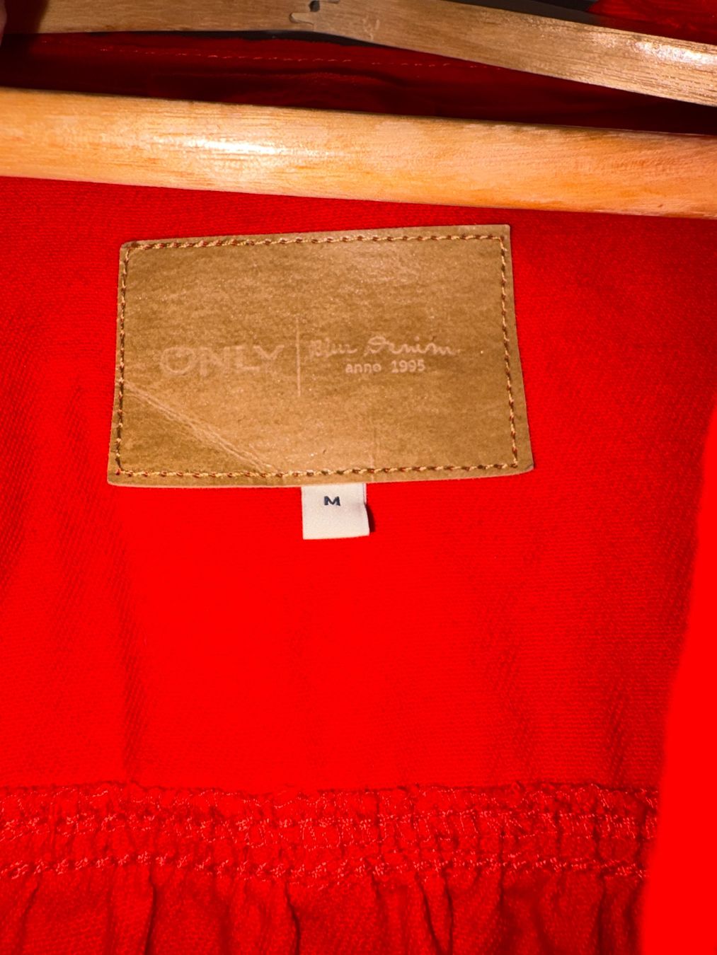 Only Giacche: Rote Jeansjacke von Only, Grösse M – Usato da Emmen venduto da dra_pn8b 2