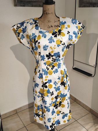 Kleid Blumenmuster Weiss Blau Gelb Grösse S guter Zustand