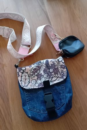 Tasche aus Jeans mit Blumenmuster, perfekt für den Sommer!