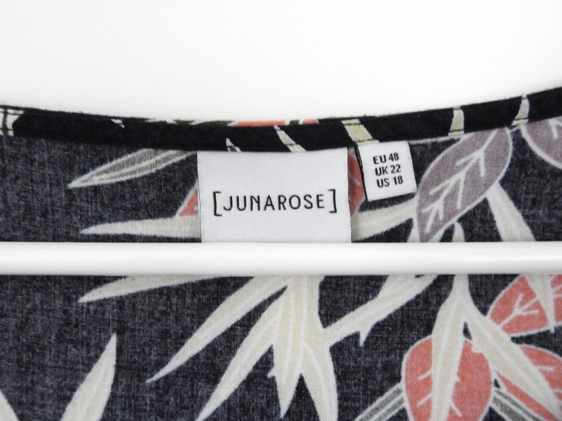 Vero Moda Vestiti: Freizeitkleid, JUNAROSE, Dunkelblau mit Blumen, Grösse 48 – Usato da Büttenhardt venduto da LexyMara 5