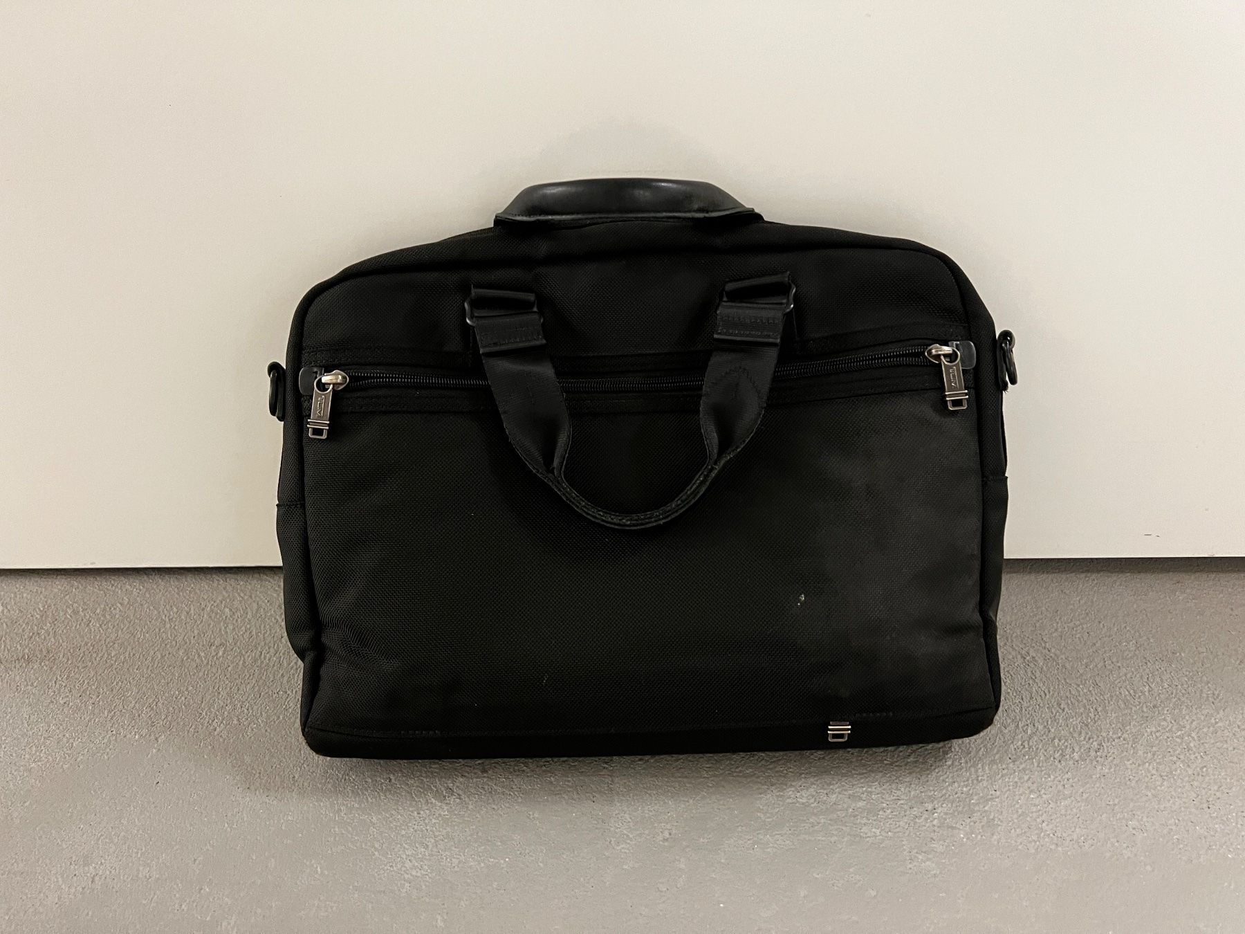 Tumi Valises & Sacs: Aktentasche / Laptoptasche Tumi – D'occasion à Cham par ingold_a 1