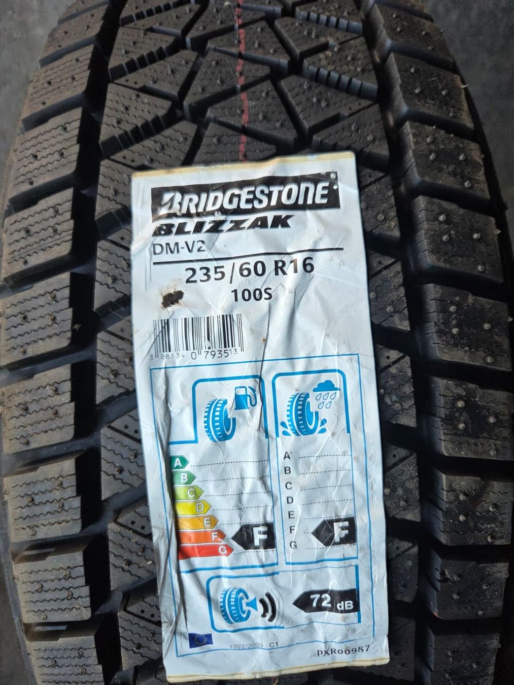 Bridgestone Pneus & Kompletträder: Bridgestone Blizzak DM-V2 235/60 R16 – Gebraucht aus Mels von lad_8ctm
