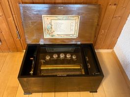 Antike Musikspieldose aus Sainte- Croix