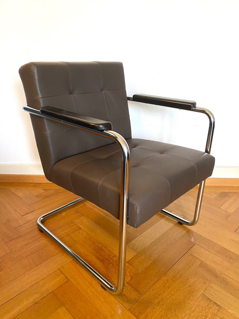 Poltrone: Design Freischwinger Sessel Chair – Usato da Olten venduto da sportwelt