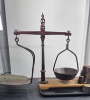 Alte Marktwaage mit Gewichten antik Waage