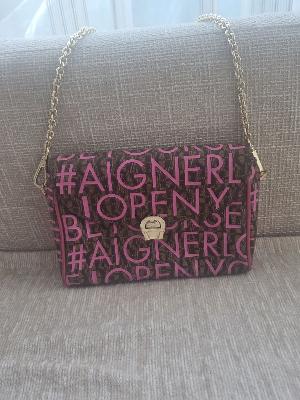 Aigner Taschen für Damen: Aigner Vintage Ledertasche – Gebraucht aus Forch von nbi_7srt