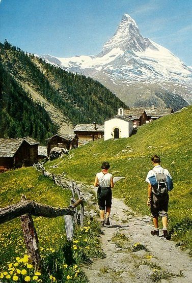 Cartes postales: ZERMATT Findeln mit Matterhorn, Wanderer – D'occasion à Jona par philajona