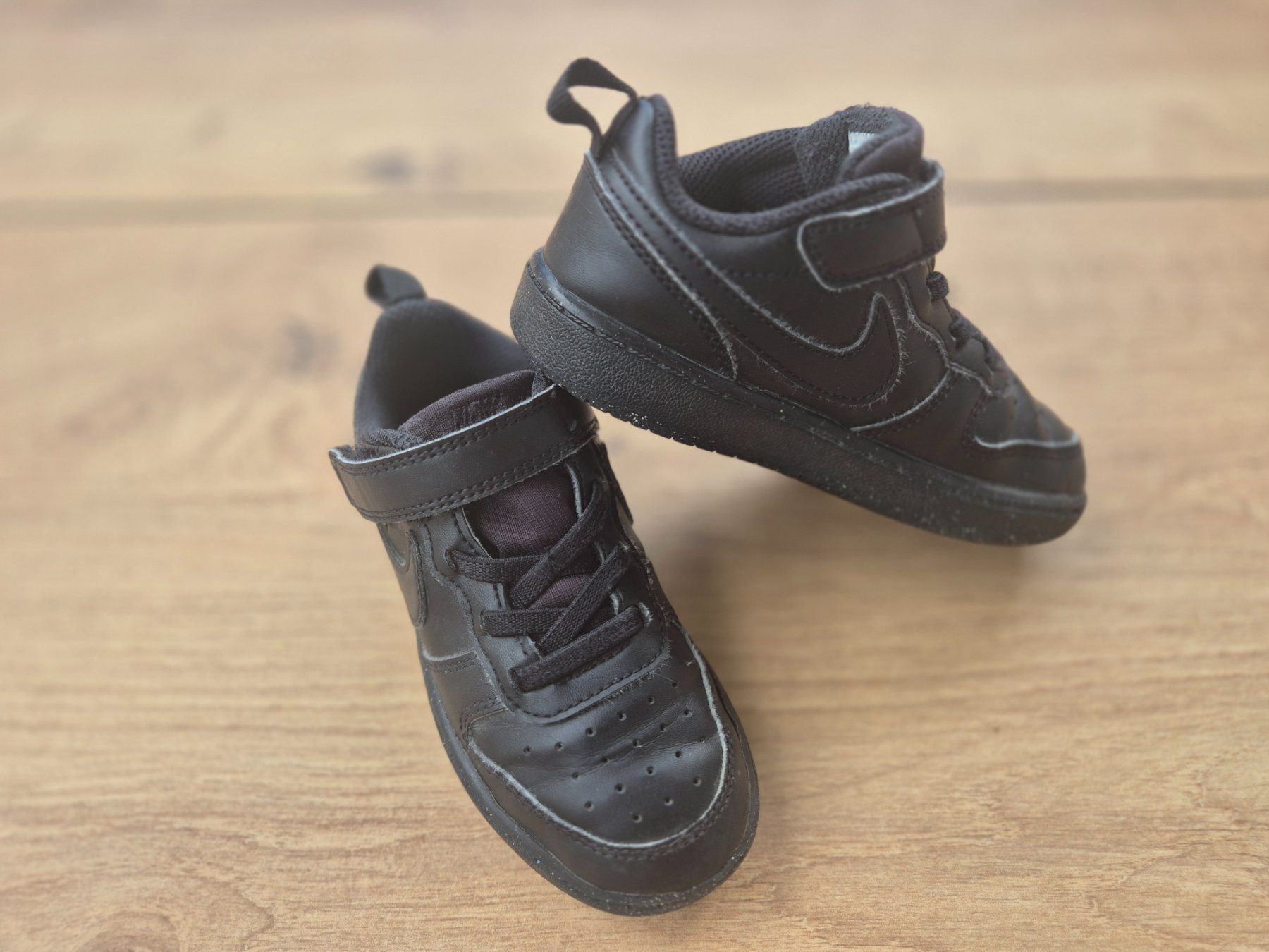 Nike Schuhe für Jungen: Nike Turnschuhe Junge Gr. 26 – Gebraucht aus Wil SG von Erk01