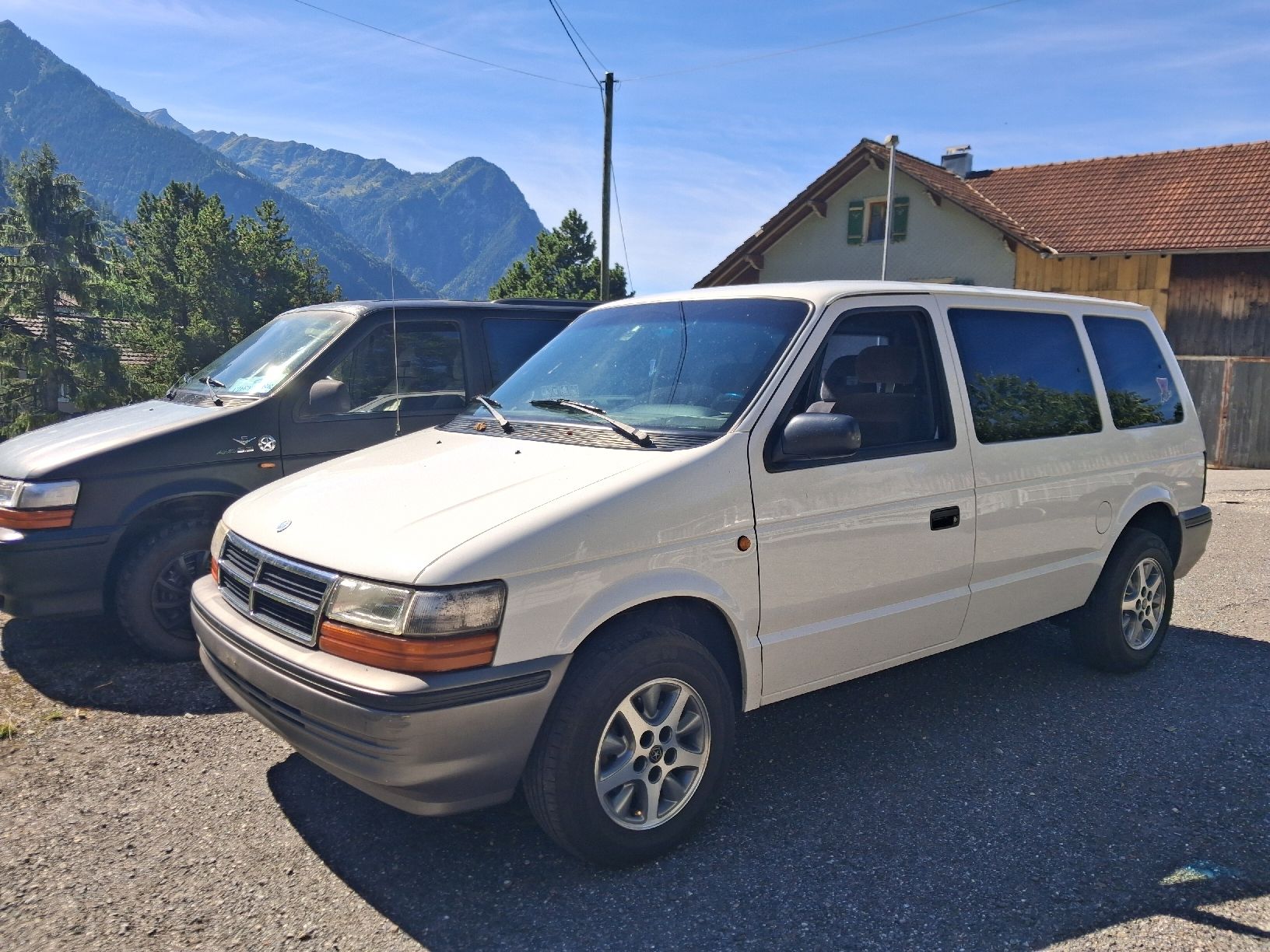 Chrysler Autos: Chrysler Voyager 2.5 – Gebraucht aus triesenberg von ginoblue