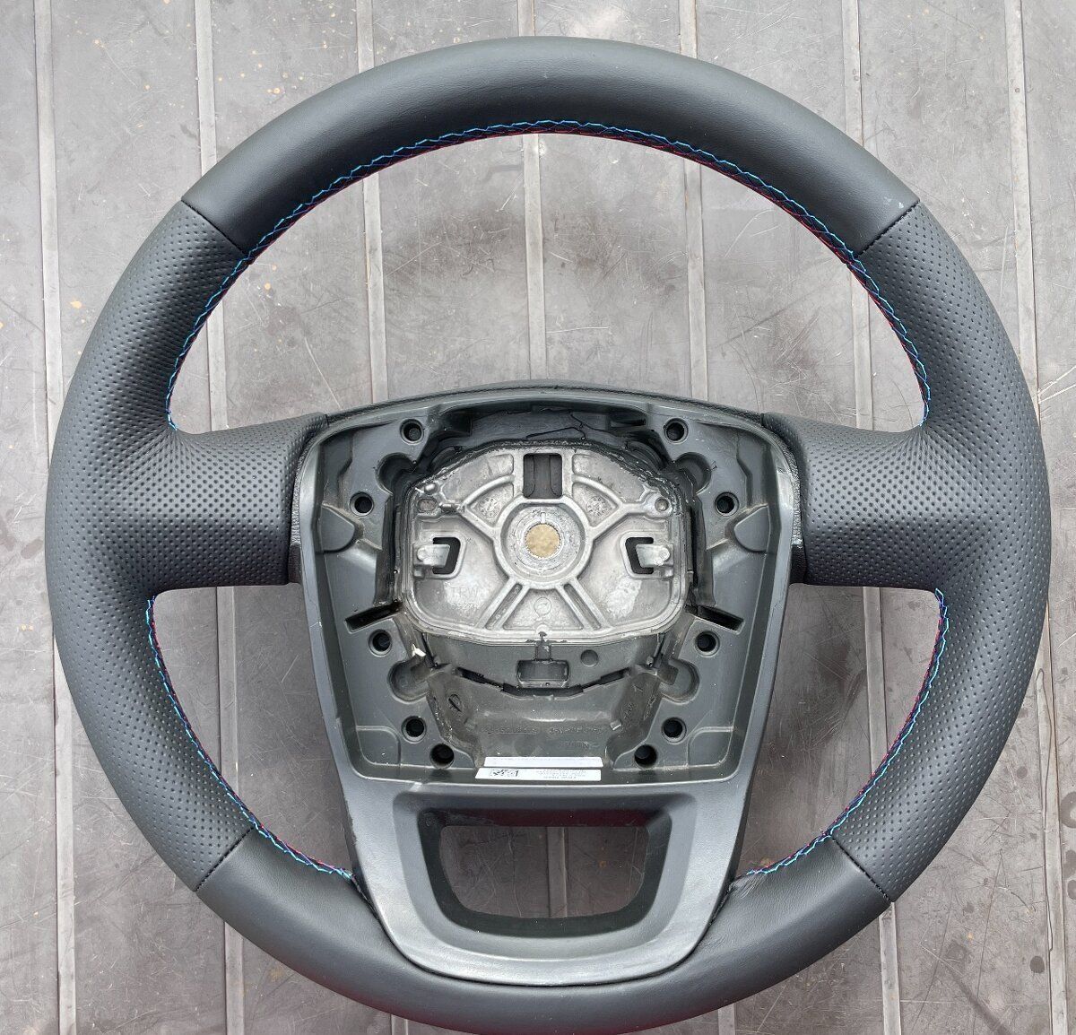 Iveco Tutti pezzi di ricambio auto: NEU Leder lenkrad IVECO Daily – Nuovo (secondo la descrizione) da Auw venduto da Neo_z2rq 1
