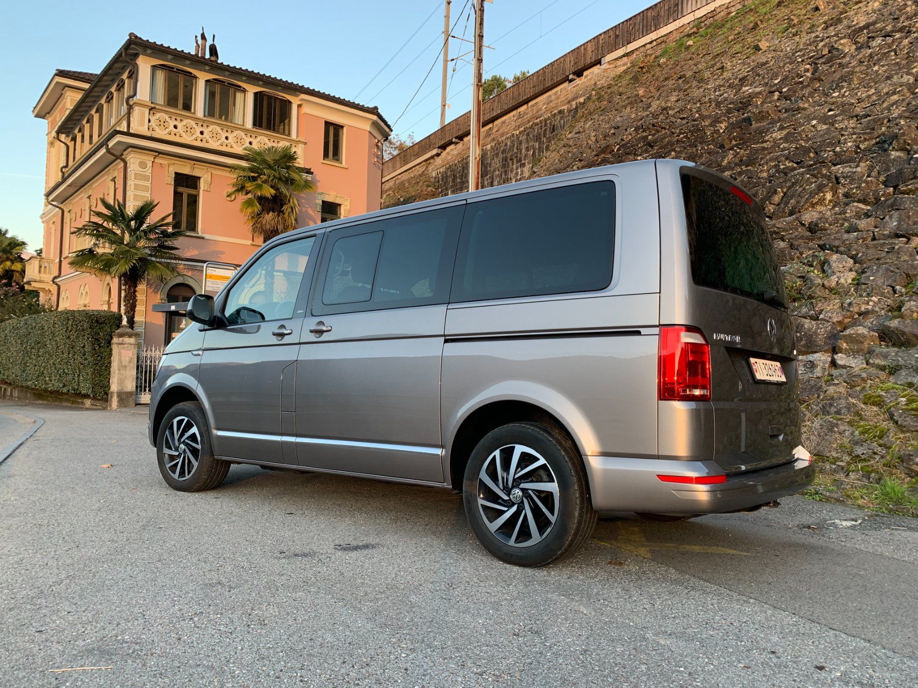 VW Automobili: VW Multivan T6 4x4 – Usato da Magadino venduto da apfarace 1