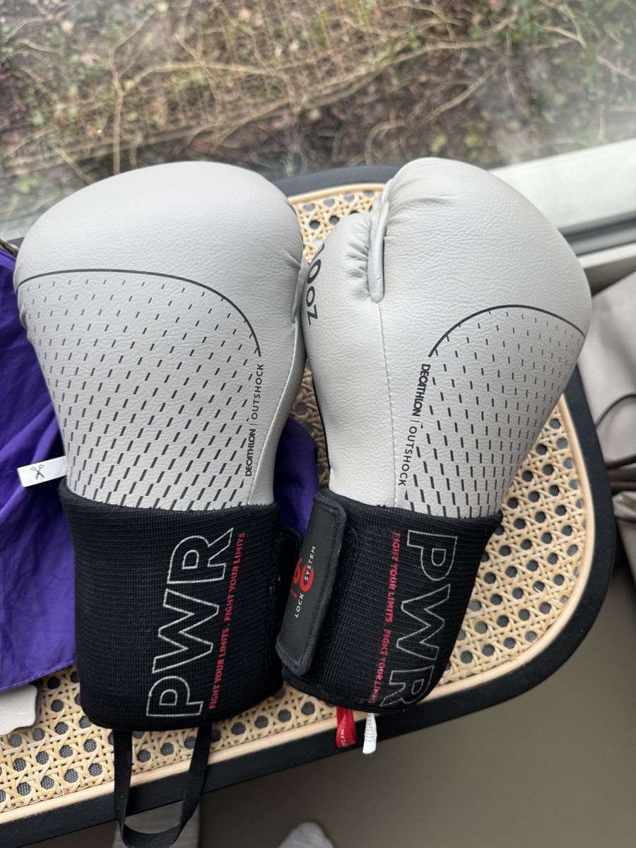 Decathlon Guanti & manicotti: Boxing Gloves – Nuovo (secondo la descrizione) da Zürich venduto da alieacelina