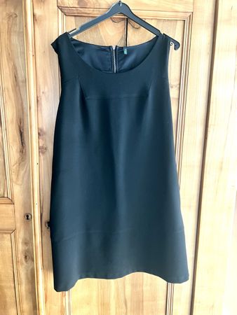 Robe noire élégante Benetton, taille S-M