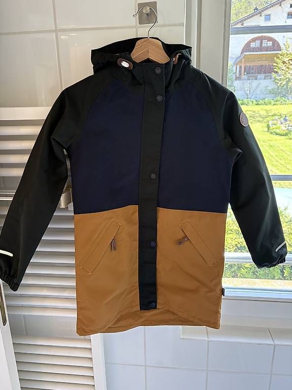 Giacche & Cappotti: Kinder Regenjacke Gr. 140 – Usato da Malans GR venduto da Lena_8315