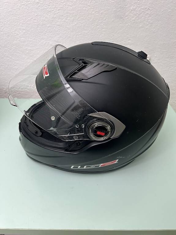 Helme & Visiere: LS2 Motorradhelm Integralhelm  Grösse XL  schwarz – Gebraucht aus Dietikon von DStella66 1