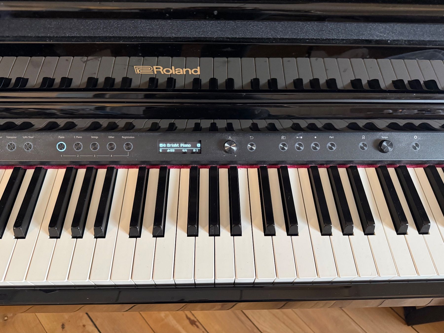 Roland Instruments de musique: Roland E-Piano HP704 – D'occasion à Zürich par jiu_879n 1