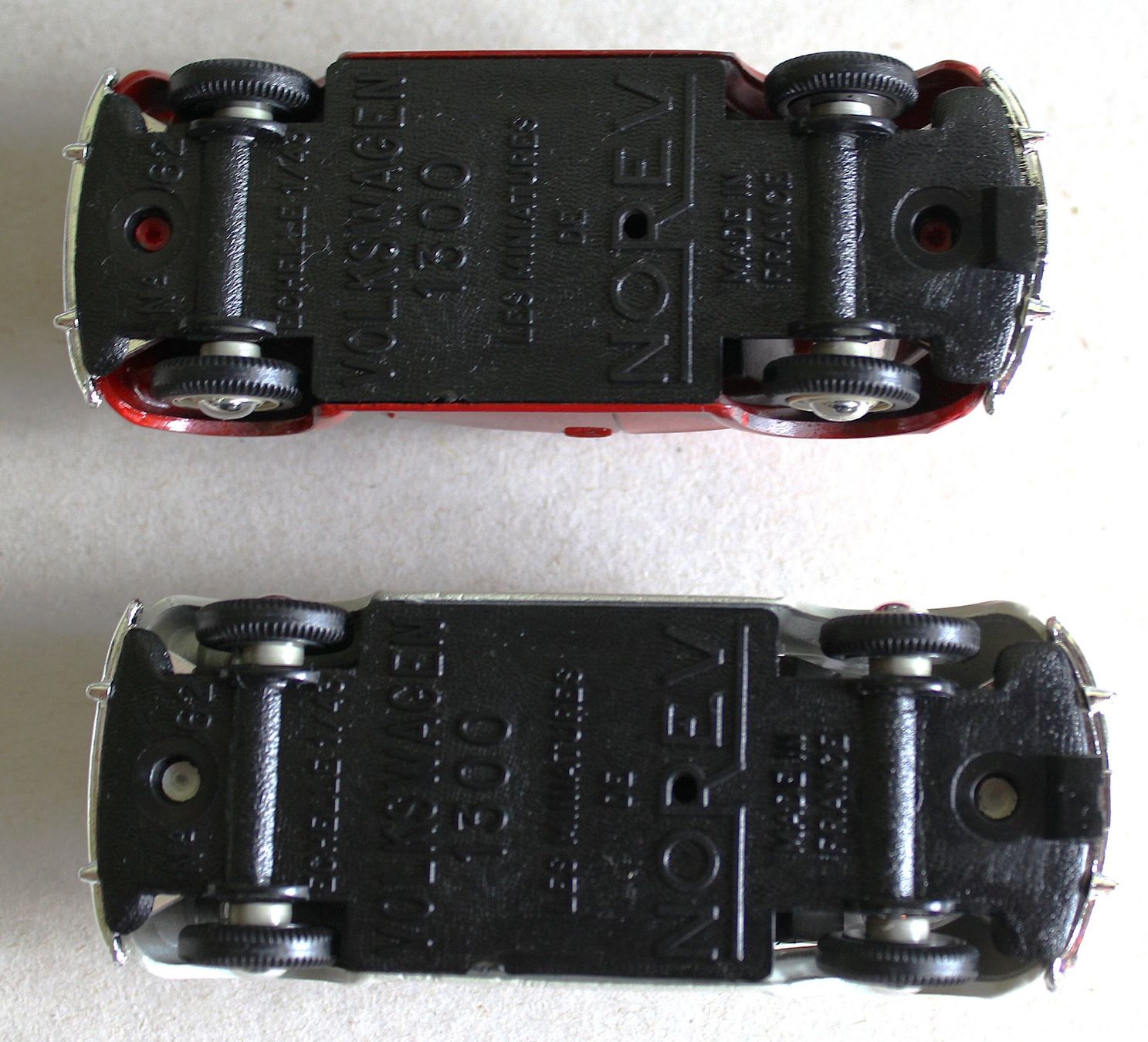 Volkswagen Modellini d'auto: 2 Norev VW Käfer Modellautos 1:43 – Nuovo (secondo la descrizione) da Worblaufen venduto da Cookie23 2
