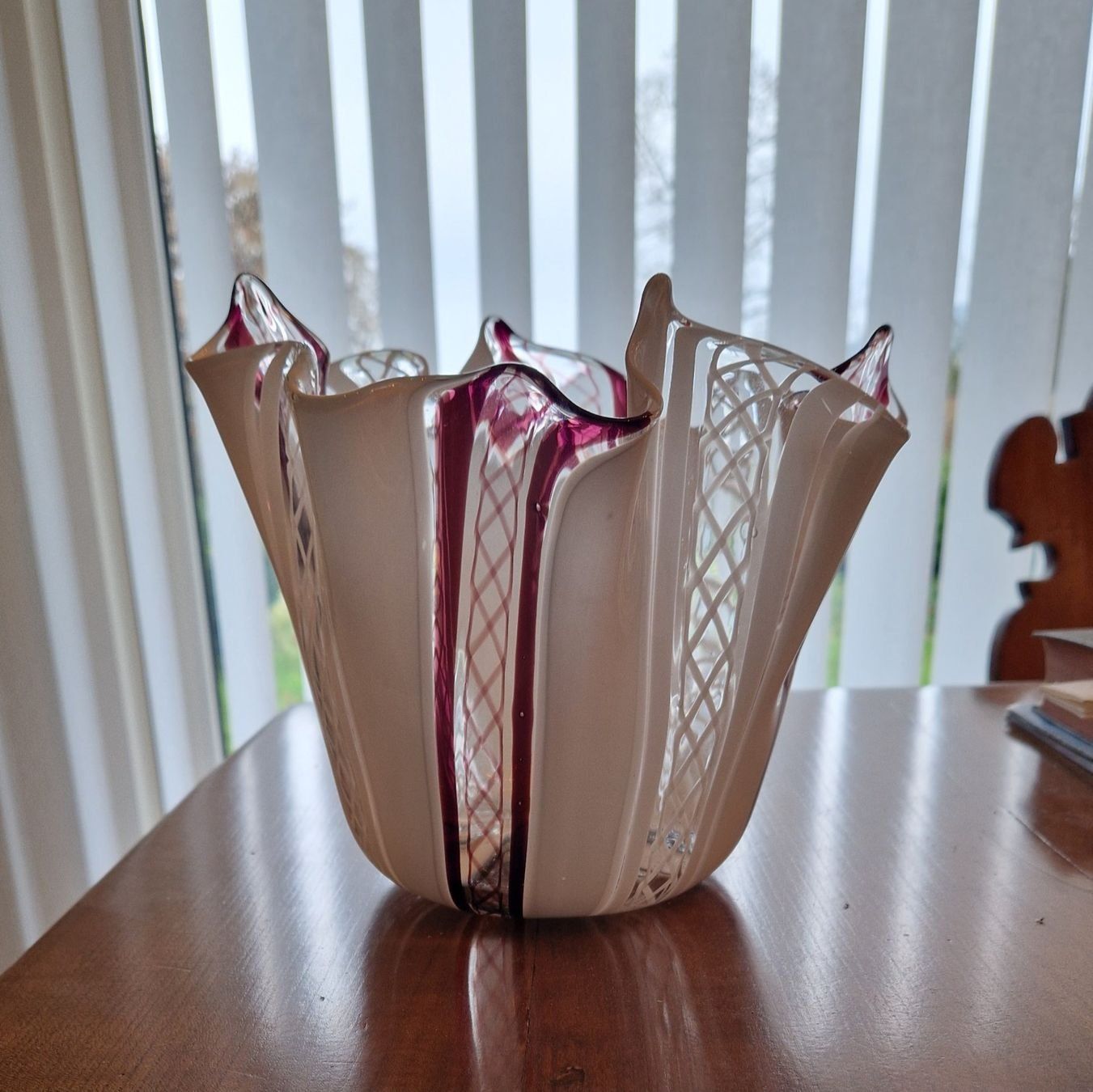 Murano Vasen & Gefässe: Wunderbare Murano 'Fazzoletto' Vase, mit OVP – Gebraucht aus Zürich von dolcicaramelle2